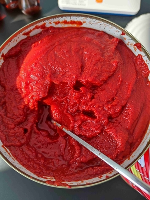 2 jaar houdbaarheid Tomatenpasta in blik gemaakt van 100% verse tomaten en BPA vrij