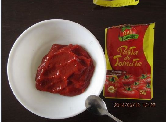 Optioneel Brix tomatenpasta in blik, gemaakt van tomaten als primair ingrediënt