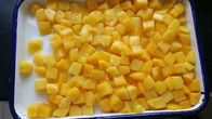 De Snacks van de fruitgelei blikten Gele Perzik in dobbelt in Lichte Stroop bevorderen Eetlust