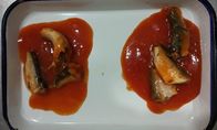 Hete Kruidige Ingeblikte Sardinevissen in de Grootte en de Verpakking van de Tomatensausdouane